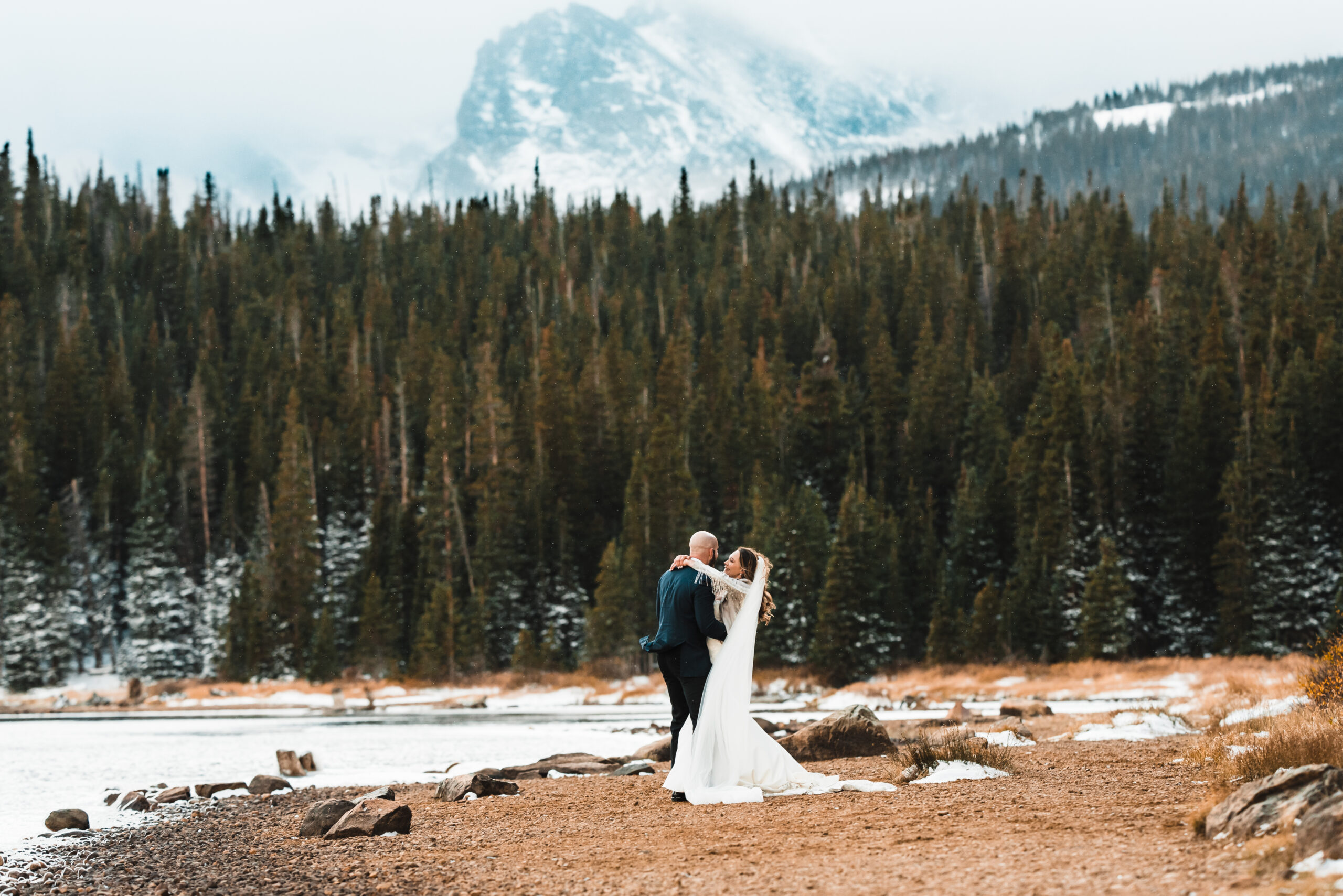 cabin and lakeside elopement